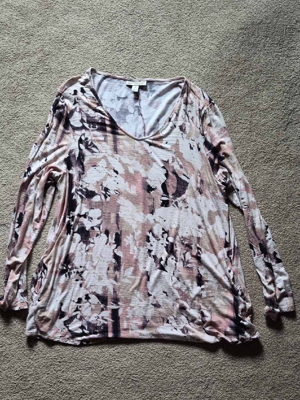 Women's Pink Floral V-Neck Long Sleeve Top